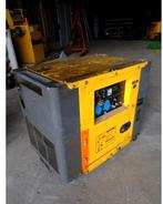 Groupe électrogène diesel 5,5 kW  – 230V / 400V, Bricolage & Construction, Générateurs, 5 à 10 kVA, Démarrage électrique, Enlèvement