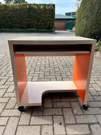 Witte bureau, Huis en Inrichting, Ophalen, Met wielen, Gebruikt, Bureau