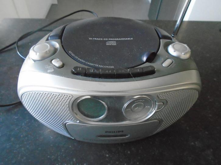 PHILIPS radio cd cassetterecorder, heel weinig gebruikt., Audio, Tv en Foto, Cd-spelers, Zo goed als nieuw, Philips, Draagbaar