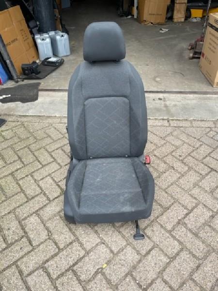 STOEL RECHTS VOOR Volkswagen Golf VIII (CD1) (01-2019/-), Auto-onderdelen, Interieur en Bekleding, Volkswagen, Gebruikt