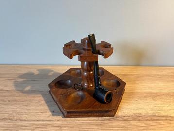 Pijpenset met houten rek, tabakspijp, tool & zakje beschikbaar voor biedingen