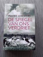 De spiegel van ons verdriet. Pierre Lemaitre, Comme neuf, Enlèvement ou Envoi