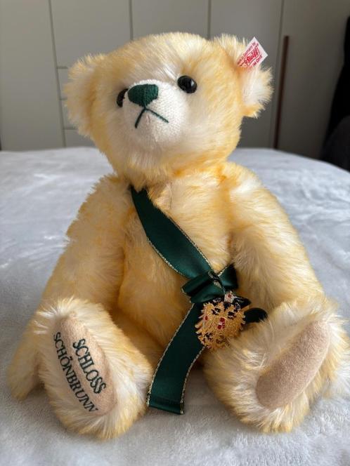 Steiff Schloss Schönbrunn beer, Verzamelen, Beren en Cherished Teddies, Zo goed als nieuw, Stoffen beer, Steiff, Ophalen of Verzenden