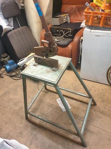 TE KOOP KNIPSCHAAR VOOR PLAATWERK beschikbaar voor biedingen