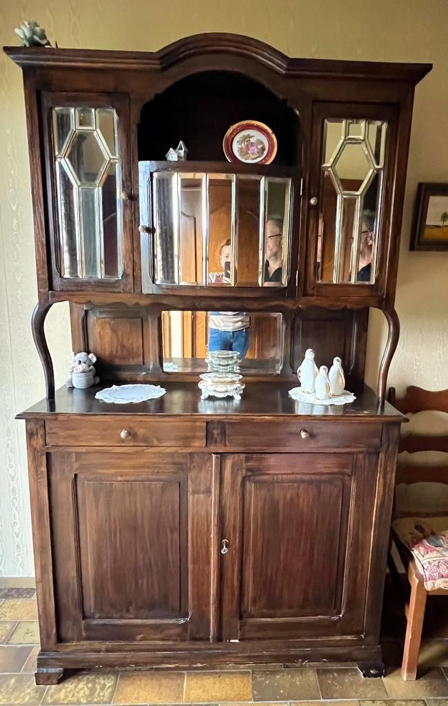 Buffet/buffet classique en bois avec vitrine, Maison & Meubles, Armoires | Buffets, Verre, Enlèvement