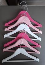 Houten kleerhangers kind roos/wit, Ophalen, Zo goed als nieuw