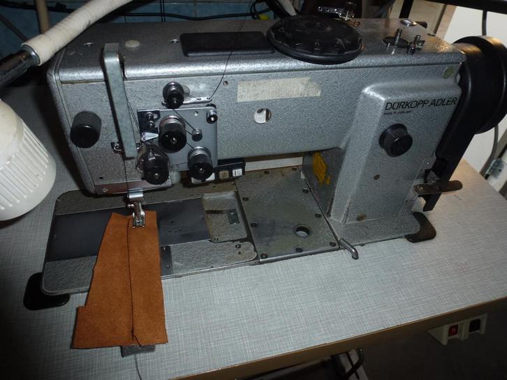 industie naaimachine durkopp-adler met stille Efka  motor, Hobby & Loisirs créatifs, Machines à coudre & Accessoires, Utilisé