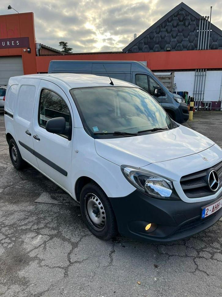Mercedes citan 199000km motorgeluid CT ok, Auto's, Bestelwagens en Lichte vracht, Particulier, Adaptive Cruise Control, Airconditioning