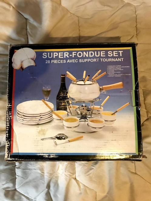 Appareil de fondue complet avec assiettes et pots., Electroménager, Fondue, Neuf, Brûleur, Enlèvement ou Envoi