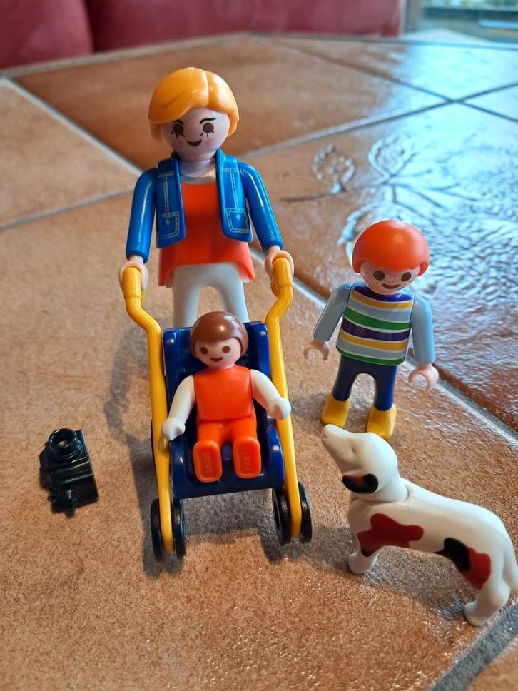Playmobil City Life 3209 Familie met kinderwagen zonder vade, Kinderen en Baby's, Speelgoed | Playmobil, Zo goed als nieuw, Ophalen of Verzenden