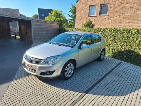 Opel Astra
1.7 Diesel
171.000km
Euro 4
100 pk
Cosmo, Auto's, Opel, Particulier, Astra, ABS, Airbags, Airconditioning, Boordcomputer