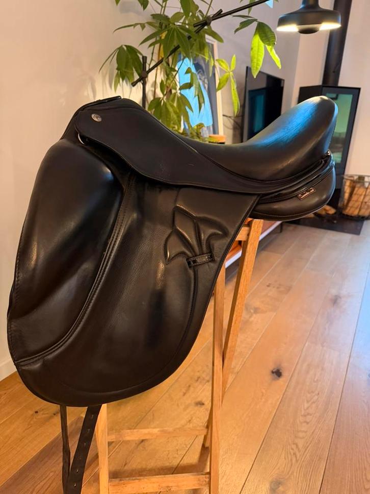 Macrider Wellington zadel - 17.8 inch, Dieren en Toebehoren, Paarden en Pony's | Zadels, Zo goed als nieuw, Ophalen