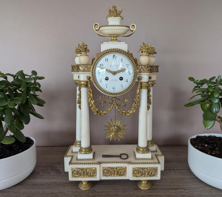 Pendule horloge à balancier Louis XVI Napoléon III bronze, Antiek en Kunst, Antiek | Klokken, Ophalen