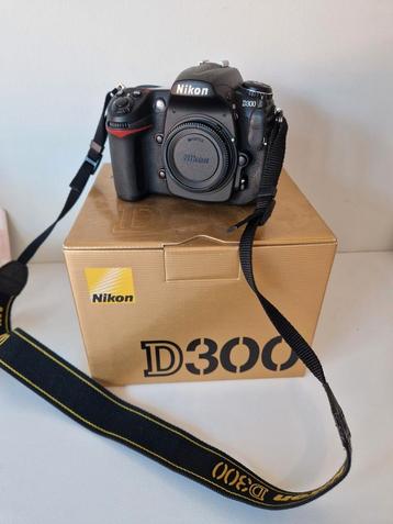 Nikon D300 body met batterij en 2 geheugenkaarten beschikbaar voor biedingen