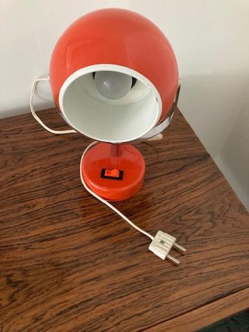 60's oranje eyeball tafellamp  beschikbaar voor biedingen