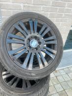 velgen en banden komen van mercedes E 235/45R17, Enlèvement ou Envoi, Véhicule de tourisme, Pneu(s), 17 pouces