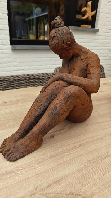 Bronzen beeld  beschikbaar voor biedingen