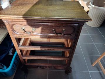 Handmade Eiken ladekastje beschikbaar voor biedingen