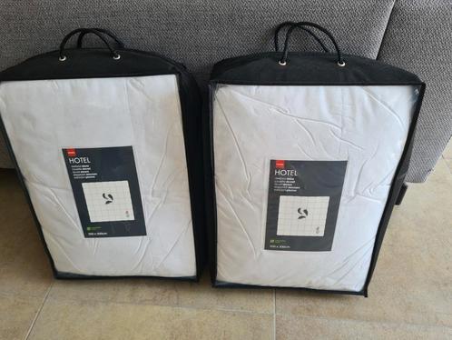 2 x HEMA dekbedden DONS 200x200cm, Huis en Inrichting, Slaapkamer | Beddengoed, Nieuw, Ophalen of Verzenden