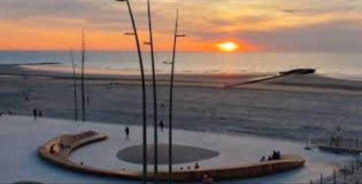 App te huur zeedijk Westende/zee,met garage en strandcabine, Vakantie, Vakantie | Zon en Strand