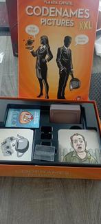 Codenames Pictures XXL, Hobby en Vrije tijd, Vijf spelers of meer, Ophalen of Verzenden, Zo goed als nieuw, White Goblin Games