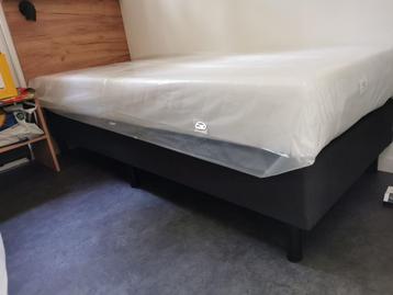 NIEUW boxspring bed  beschikbaar voor biedingen