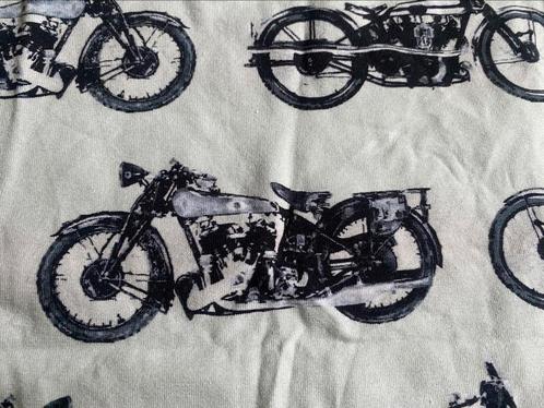 Lichtgrijze tricot met moto-print - 80x40 cm, Hobby en Vrije tijd, Stoffen en Lappen, Nieuw, 30 tot 120 cm, 30 tot 200 cm, Grijs