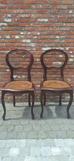 Antieke stoelen, Ophalen