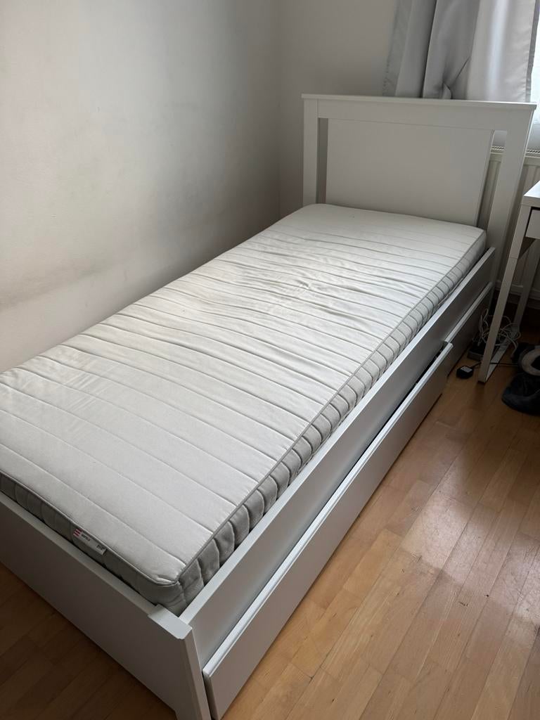 Lit Ikea 90*200 avec matelas et sommier, Ophalen, Zo goed als nieuw