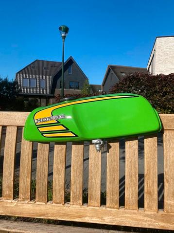 Nette Honda SS50 tank, origineel groen  beschikbaar voor biedingen