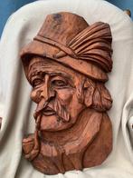 vintage 1970's hand carved wood Bavarian  man, Antiek en Kunst, Kunst | Beelden en Houtsnijwerken, Ophalen