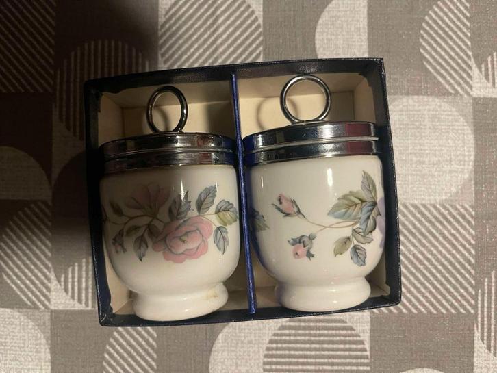 Porseleinen eierdoppen anno 1960 zeldzaam, Antiek en Kunst, Antiek | Porselein, Ophalen