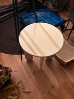 Nacht tafel, schoenenrek, wit tafeltje, Enlèvement, Utilisé