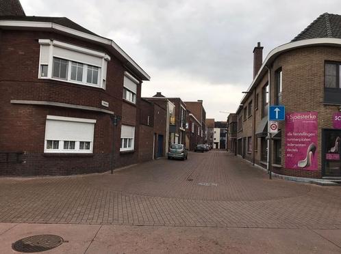 TE HUUR HUIS 5 KAMERS  IN CETRUM MAASEIK, Immo, Huizen te huur