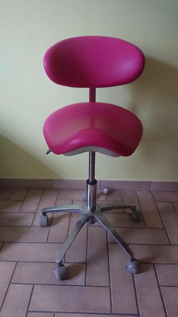 Tabouret ergonomique professionnel rose 