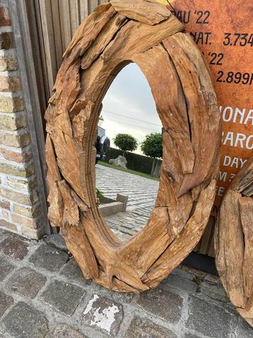 2 robuuste landelijke spiegels beschikbaar voor biedingen