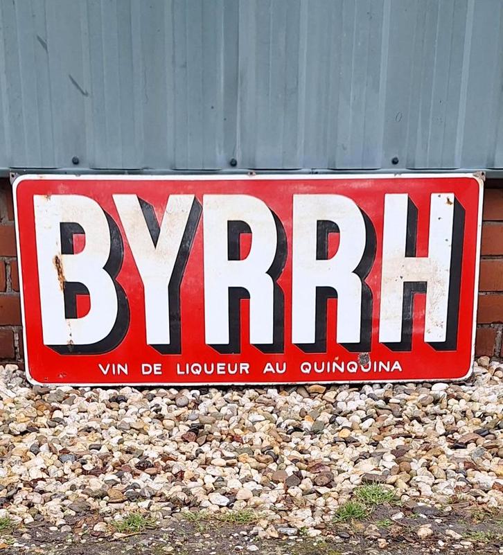 Groot emaille reclamebord voor het Franse aperitief BYRRH., Verzamelen, Merken en Reclamevoorwerpen, Gebruikt, Reclamebord, Ophalen