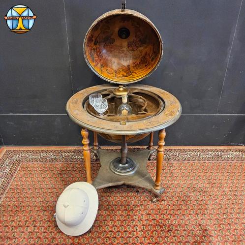 Grote Vintage globebar met ijs-emmer op wieltjes / wereldbol, Huis en Inrichting, Woonaccessoires | Wereldbollen, Gebruikt, Interactief