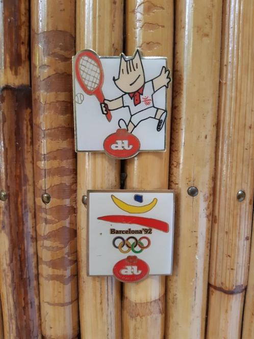 Deux pins vintage des jeux olympiques de Barcelone en 1992, Collections, Broches, Pins & Badges, Utilisé, Insigne ou Pin's, Marque