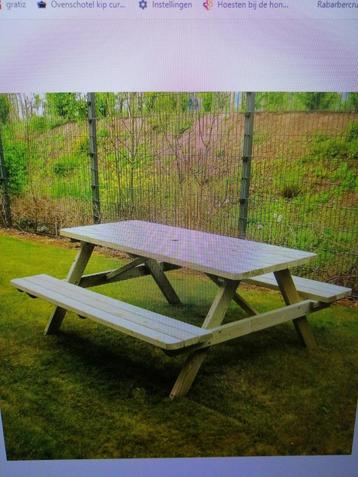 Houten Picknick Tafel  beschikbaar voor biedingen