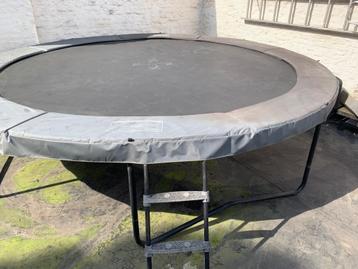 Trampoline Berg 4m30 beschikbaar voor biedingen