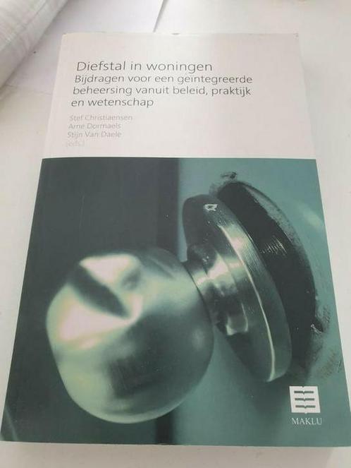 Diefstal in woningen, Boeken, Wetenschap, Zo goed als nieuw, Ophalen of Verzenden