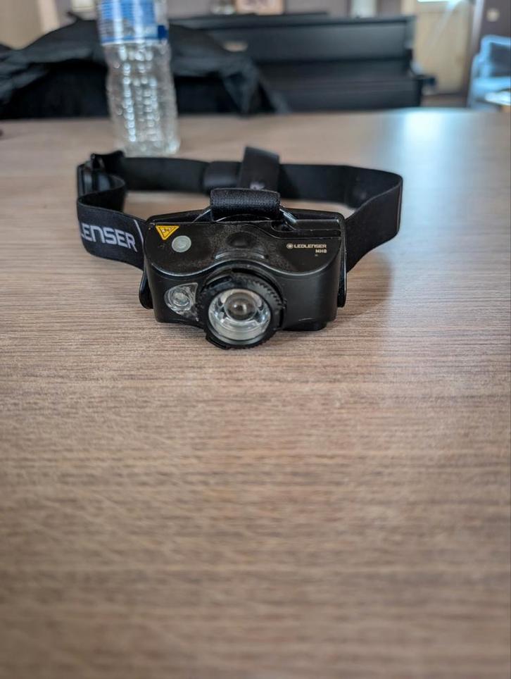 Ledlenser mh8 hoofdlamp (amper gebruikt), Caravans en Kamperen, Zaklampen, Ophalen