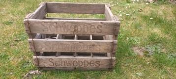 Grote oude houten Schweppes bak beschikbaar voor biedingen