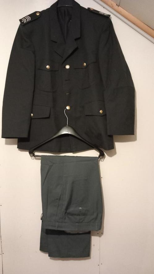 Tenues de ville militaires armée belge/prix à discuter, Verzamelen, Militaria | Algemeen, Landmacht, Kleding of Schoenen, Ophalen of Verzenden
