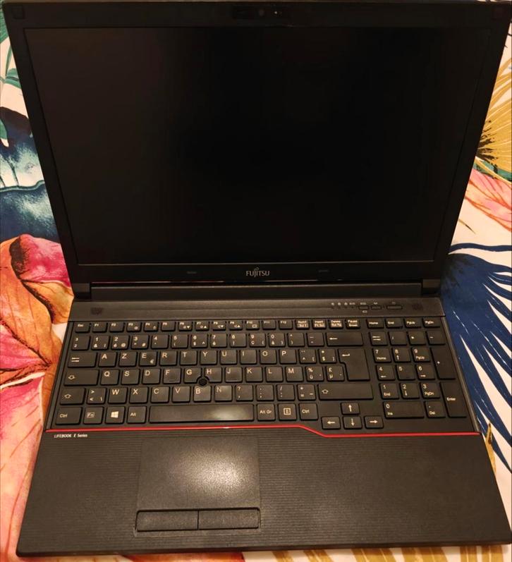 Fujitsu Lifebook E556 15.6 inch, Informatique & Logiciels, Ordinateurs portables Windows, Utilisé, 15 pouces, SSD, 2 à 3 Ghz, 8 GB