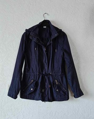 Veste bleue marine mi saison capuche taille S/M beschikbaar voor biedingen