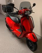 Vespa sprint 50cc, Fietsen en Brommers, Ophalen, Zo goed als nieuw, Elektrisch