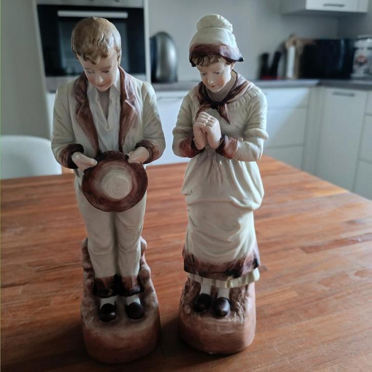 Vintage porseleinen beeldjes – jongen & meisje (set van 2), Antiek en Kunst, Antiek | Porselein, Ophalen