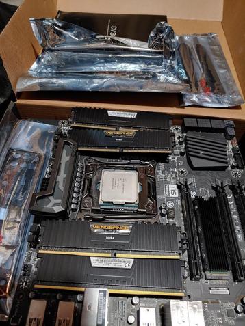 i9-9820X desktopbasis/EVGA X299 Micro/Corsair 32 GB beschikbaar voor biedingen